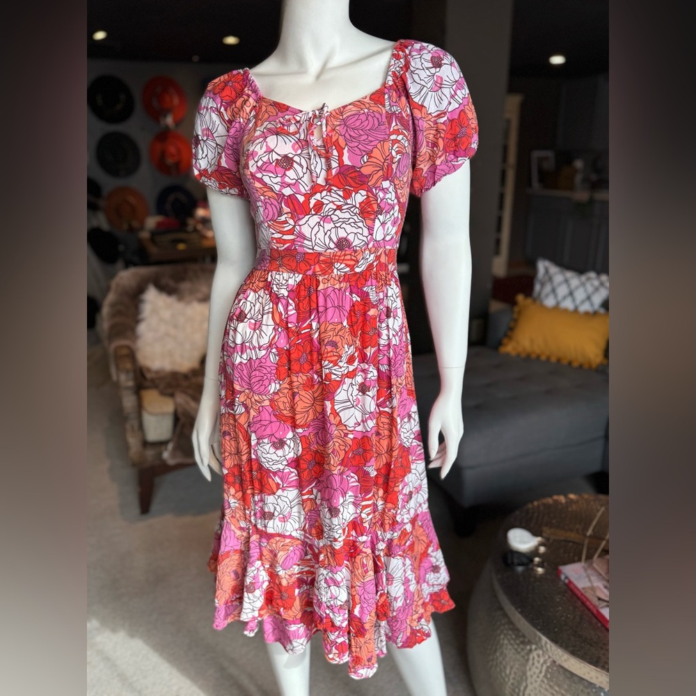 Floral short-sleeved sundress. Size Small. Worn once. EUC. LIKE NEW condition.